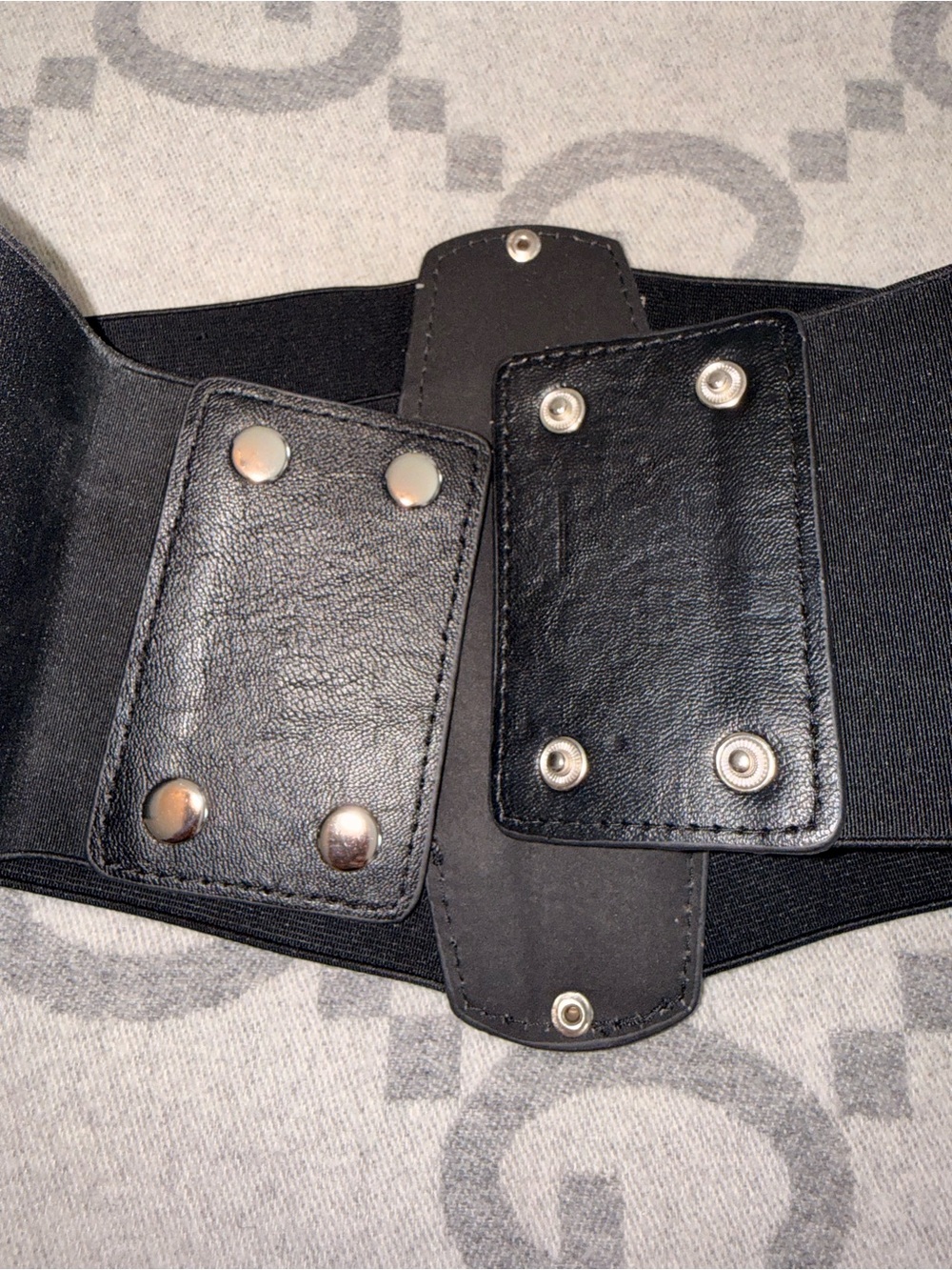 Black stretchy waist belt with metal rings - Picture 6 of 6